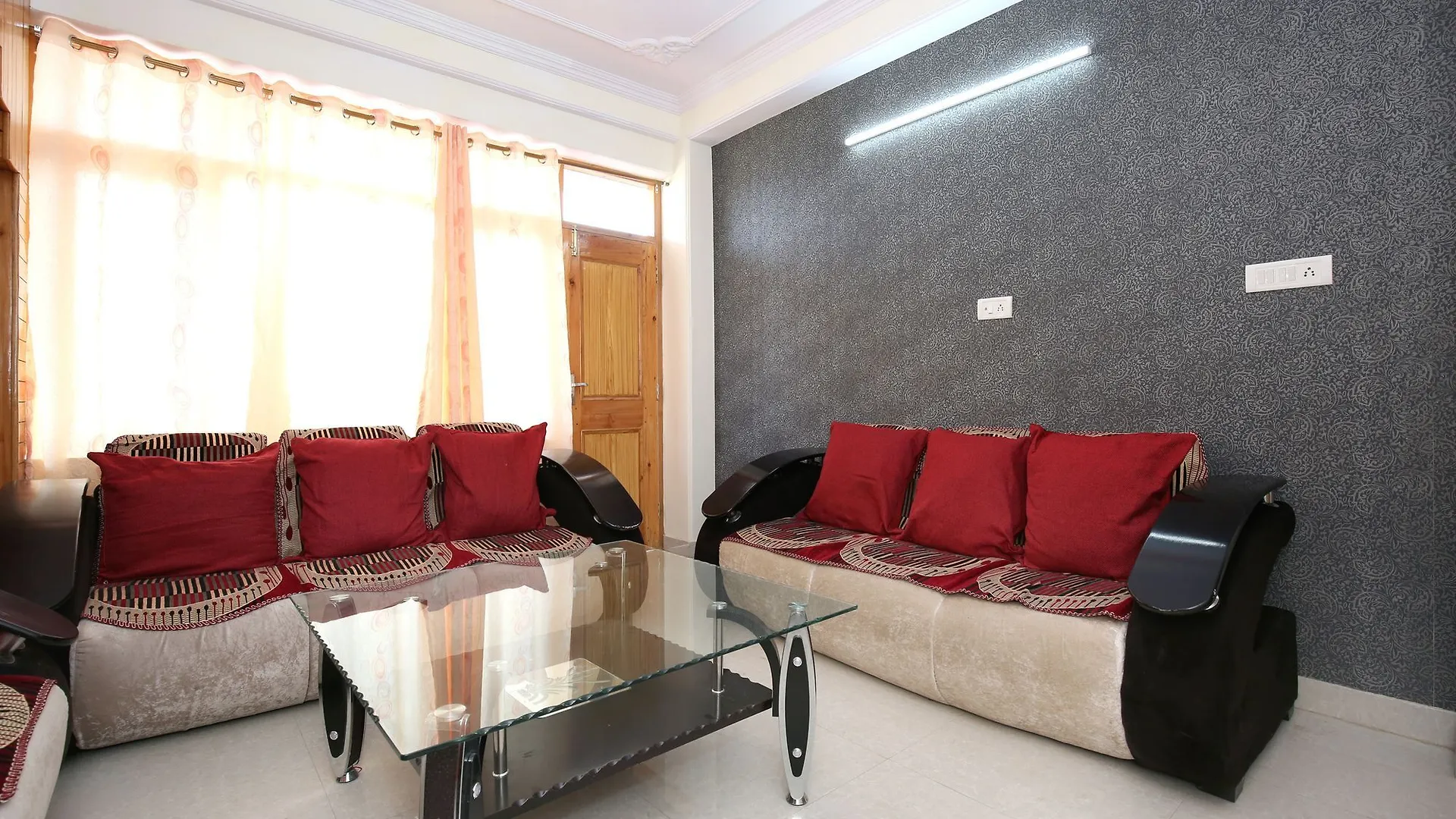 Oyo Home 10083 Golden Forest View 2Bhk Bhattakufer Shimla