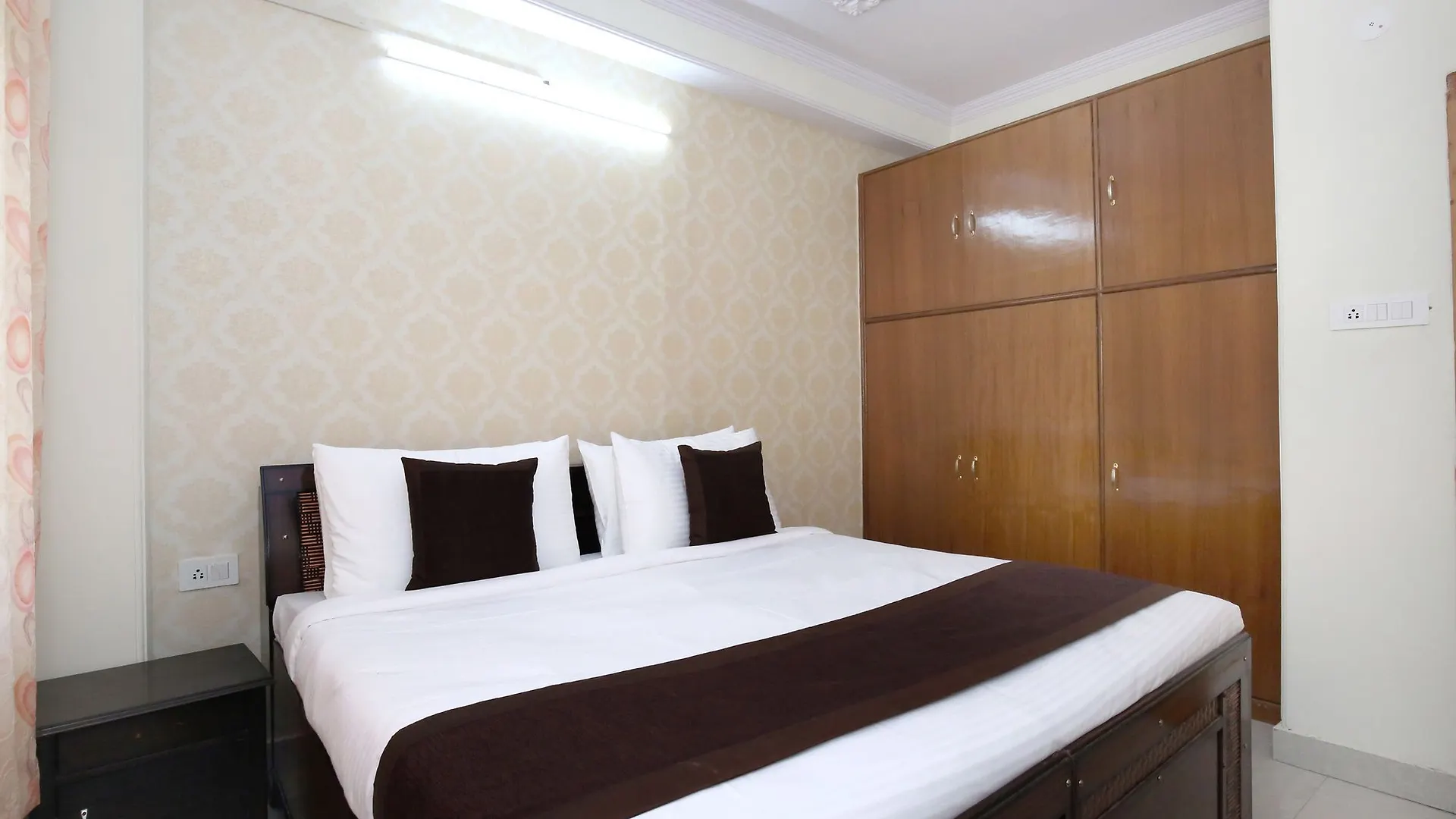 Oyo Home 10083 Golden Forest View 2Bhk Bhattakufer Shimla