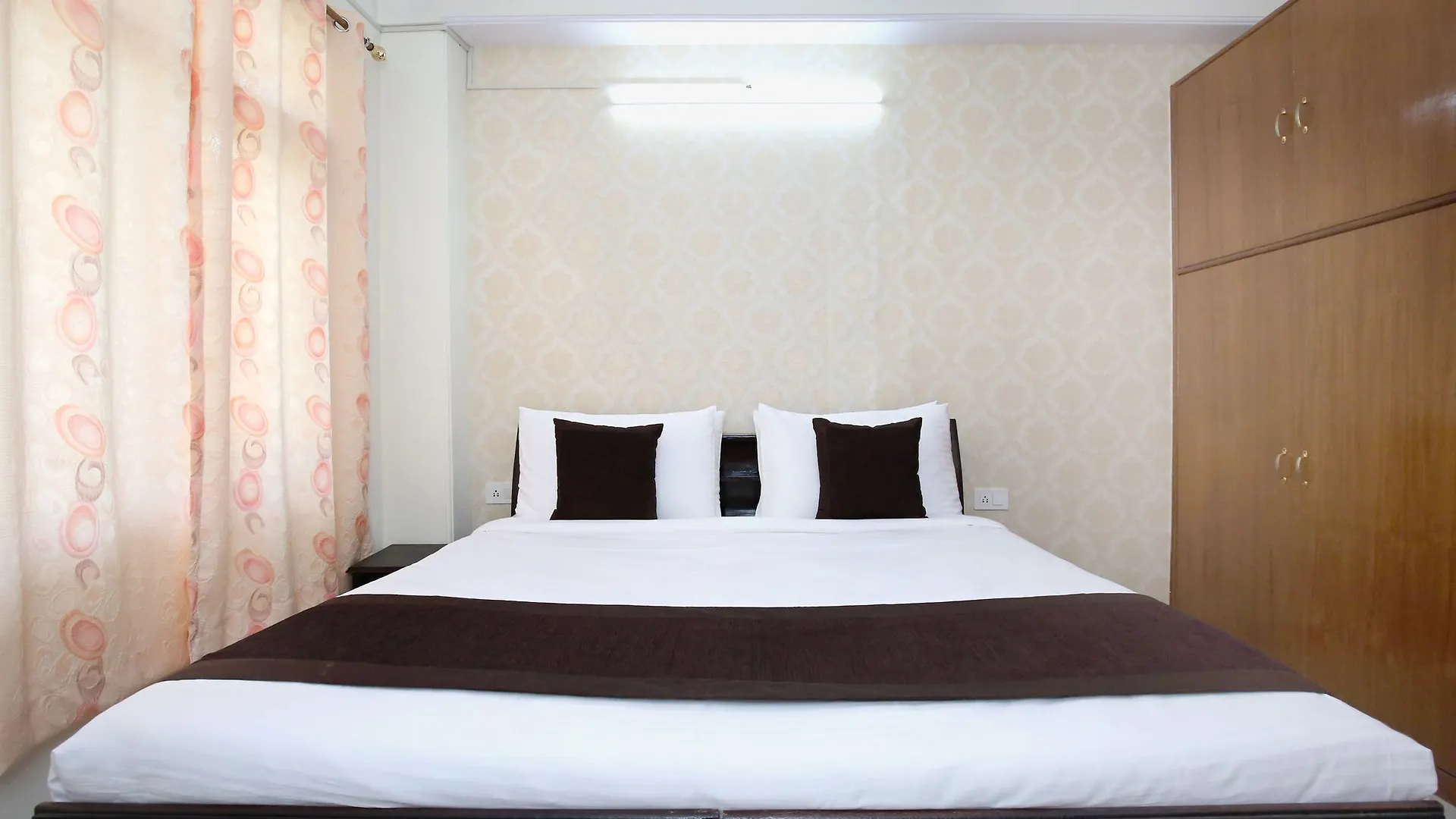 Oyo Home 10083 Golden Forest View 2Bhk Bhattakufer Shimla